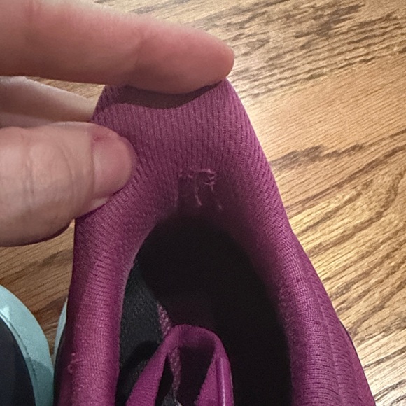 Hoka Women's Magenta Athletic Shoes Mach 4 size 10 - Picture 9 of 9